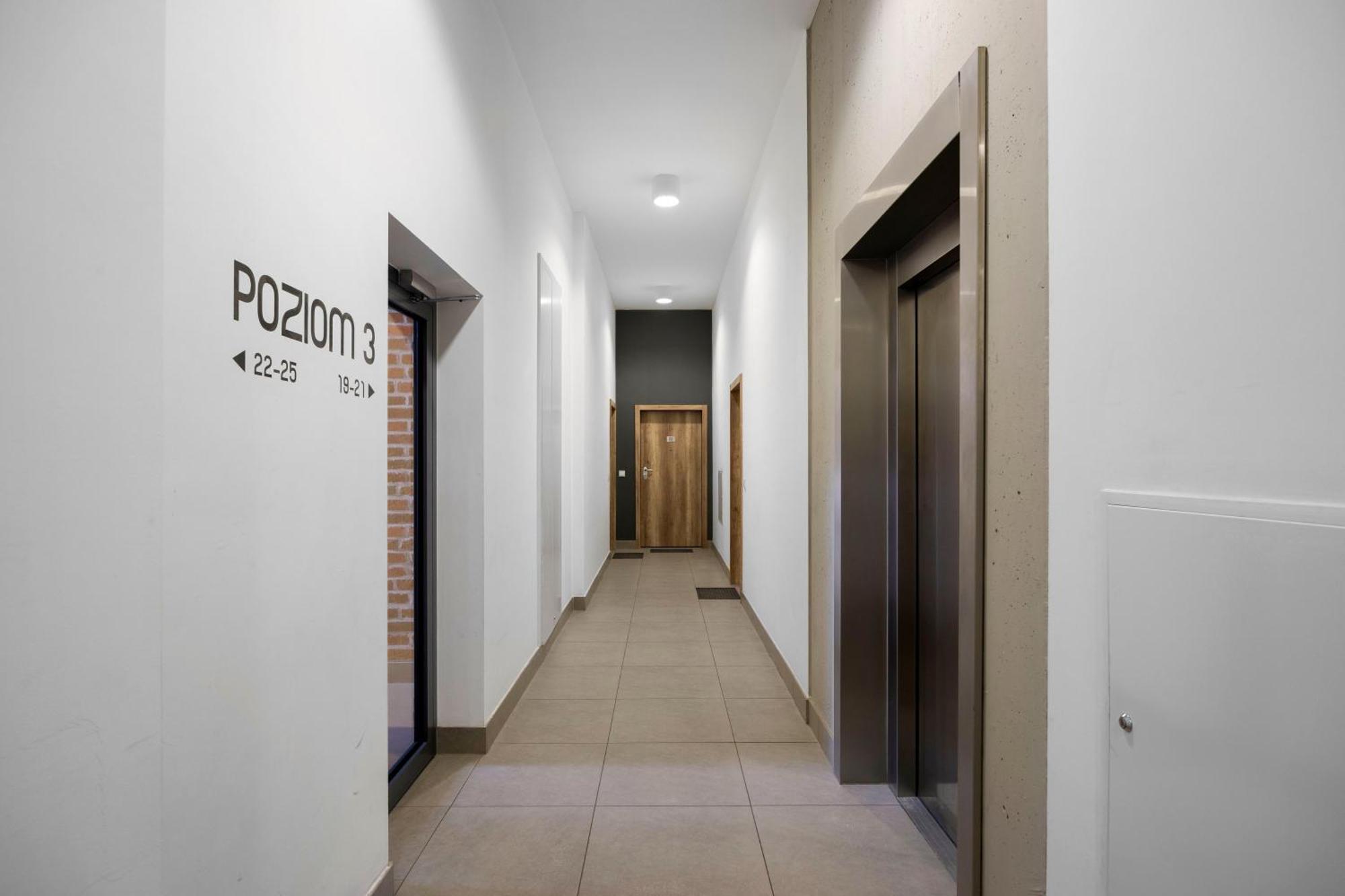 Brooklyn Loft Apartment - Old Town, Free Parking فروتسواف المظهر الخارجي الصورة